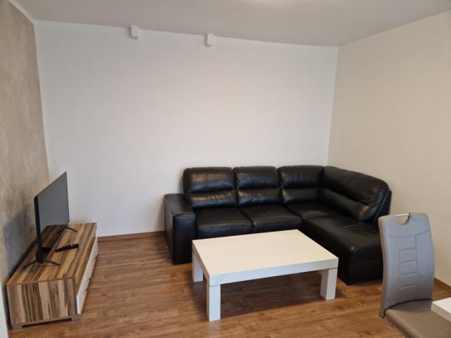 Jednosoban stan, 40m2, Blok 6, IZDAVANJE