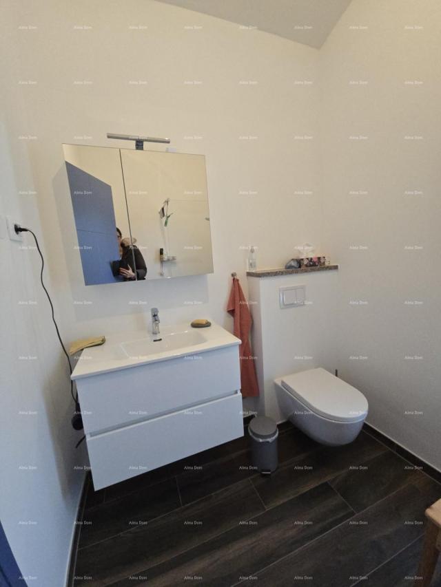 Kuća Samostojeća prizemnica s bazenom! Sa velikom okućnicom od 2000 M2. 