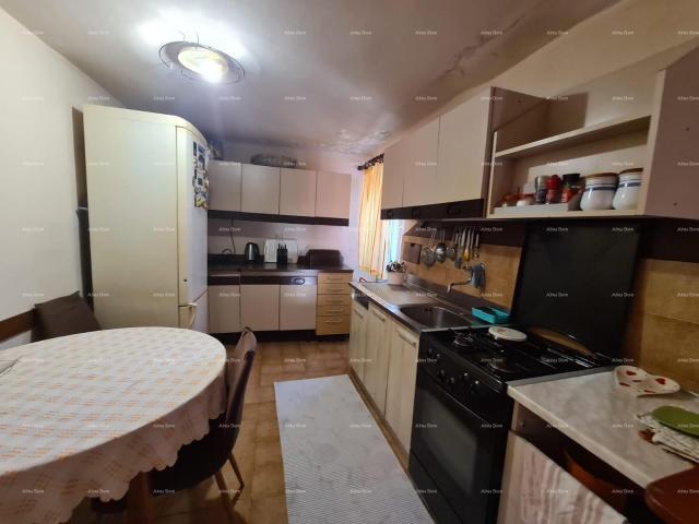 Kuća Kuća, centar Buja, 106 m²