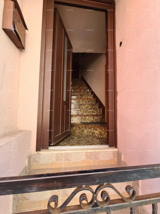 Kuća Kuća, centar Buja, 106 m²