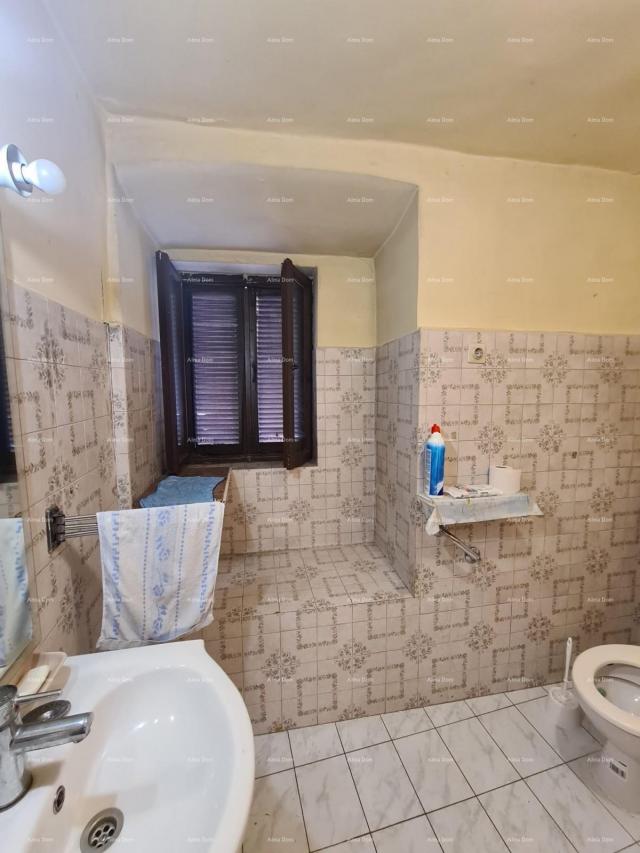 Kuća Kuća, centar Buja, 106 m²