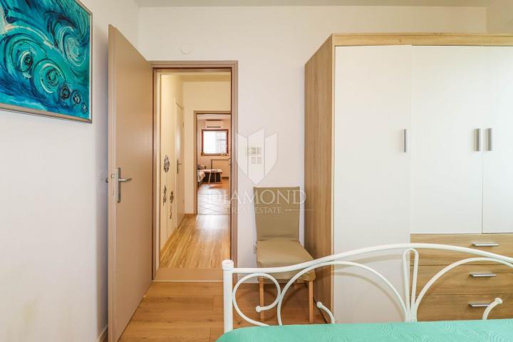 PRILIKA!ROVINJ!3 STANA, VRT, PARKING!!!