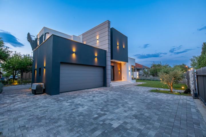 Vila, 182m2, Donja Gorica, Podgorica