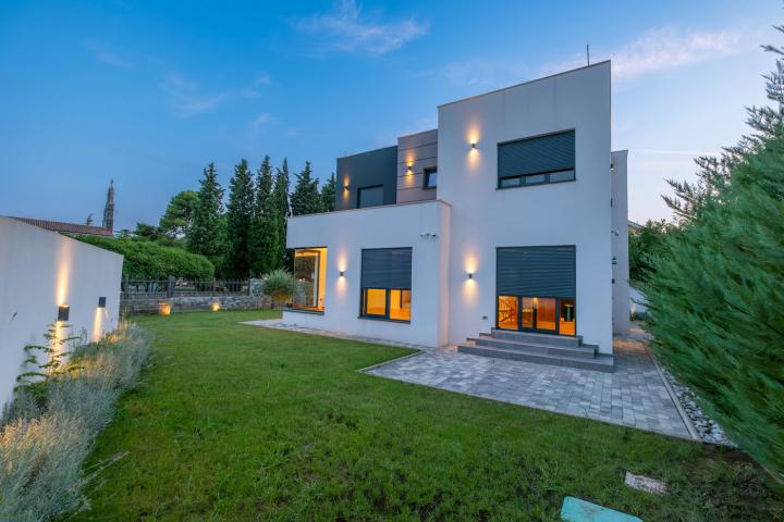 Vila, 182m2, Donja Gorica, Podgorica