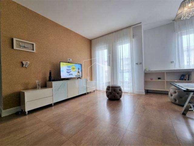 Jednosoban namješten stan, 68m2, City kvart, Podgorica