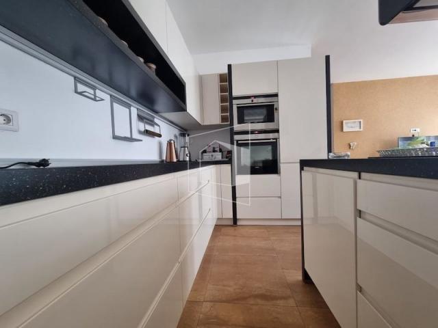 Jednosoban namješten stan, 68m2, City kvart, Podgorica
