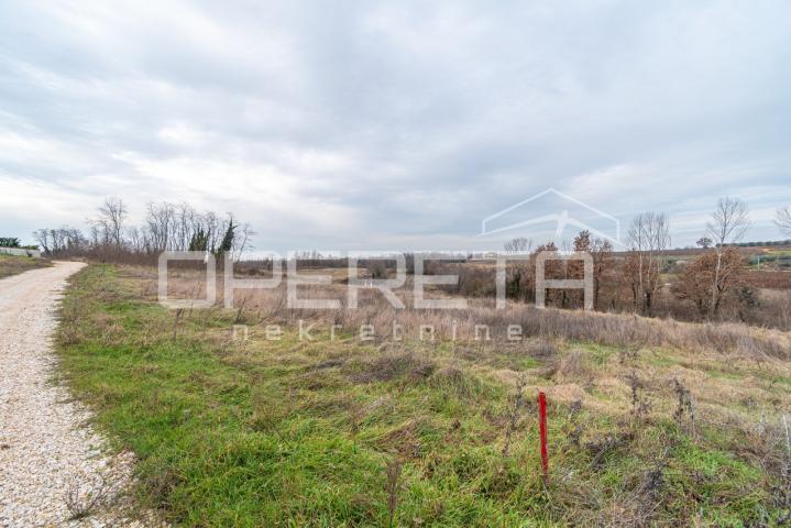 Vižinada – okolica, građevinsko zemljište 750 m² s projektom