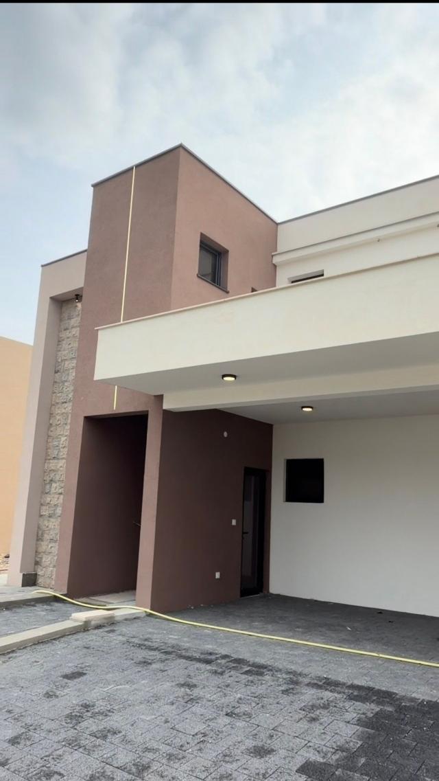 Na prodaju nova dvospratna kuća 225m² na placu od 400m² sa garažom i mogućnošću nadogradnje – Bar