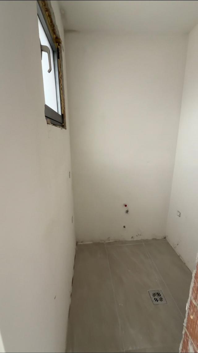 Na prodaju nova dvospratna kuća 225m² na placu od 400m² sa garažom i mogućnošću nadogradnje – Bar