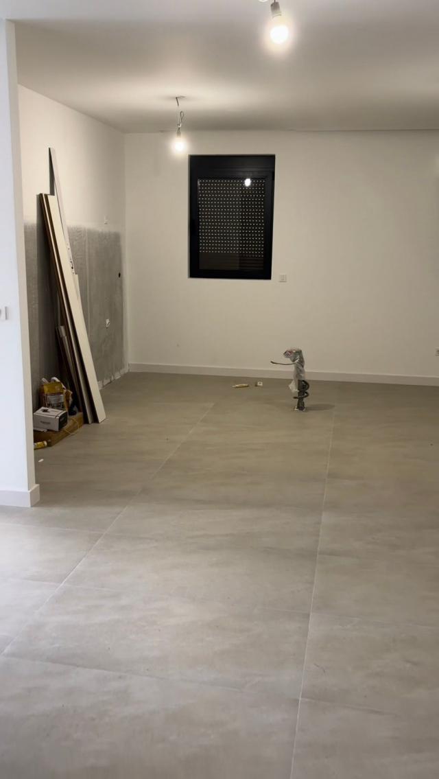 Na prodaju nova dvospratna kuća 225m² na placu od 400m² sa garažom i mogućnošću nadogradnje – Bar