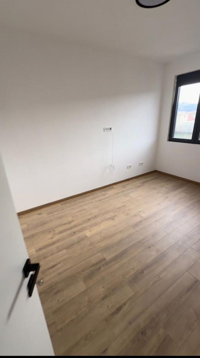 Na prodaju nova dvospratna kuća 225m² na placu od 400m² sa garažom i mogućnošću nadogradnje – Bar