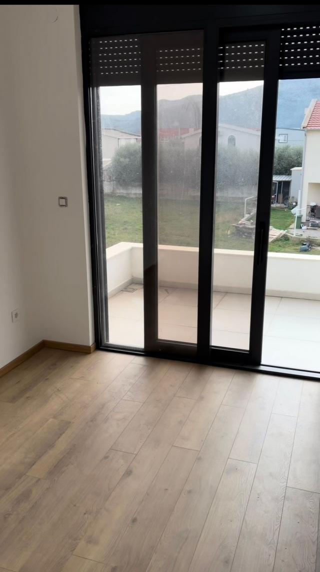 Na prodaju nova dvospratna kuća 225m² na placu od 400m² sa garažom i mogućnošću nadogradnje – Bar