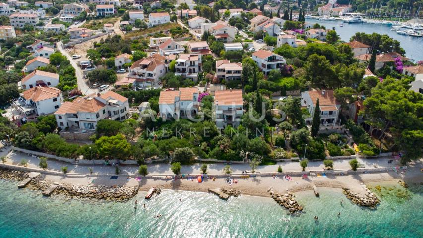 Šolta, Maslinica - kuća u blizini mora i plaže, PRODAJA