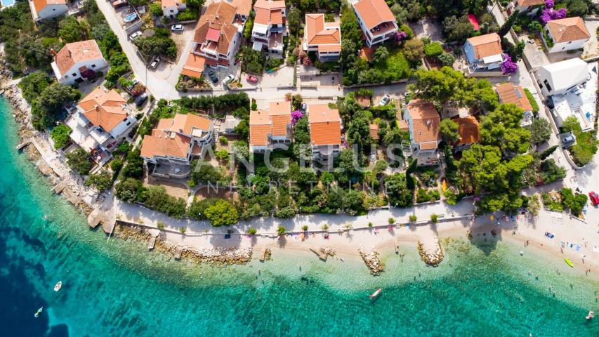 Šolta, Maslinica - kuća u blizini mora i plaže, PRODAJA