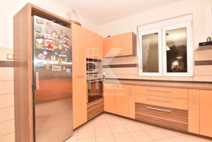 Prodaja, Kuća, Podgorica, Vranići, 175m2