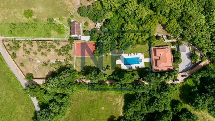 Najam/Izdavanje | Kuća | 400m2 | Podgorica, Spuž