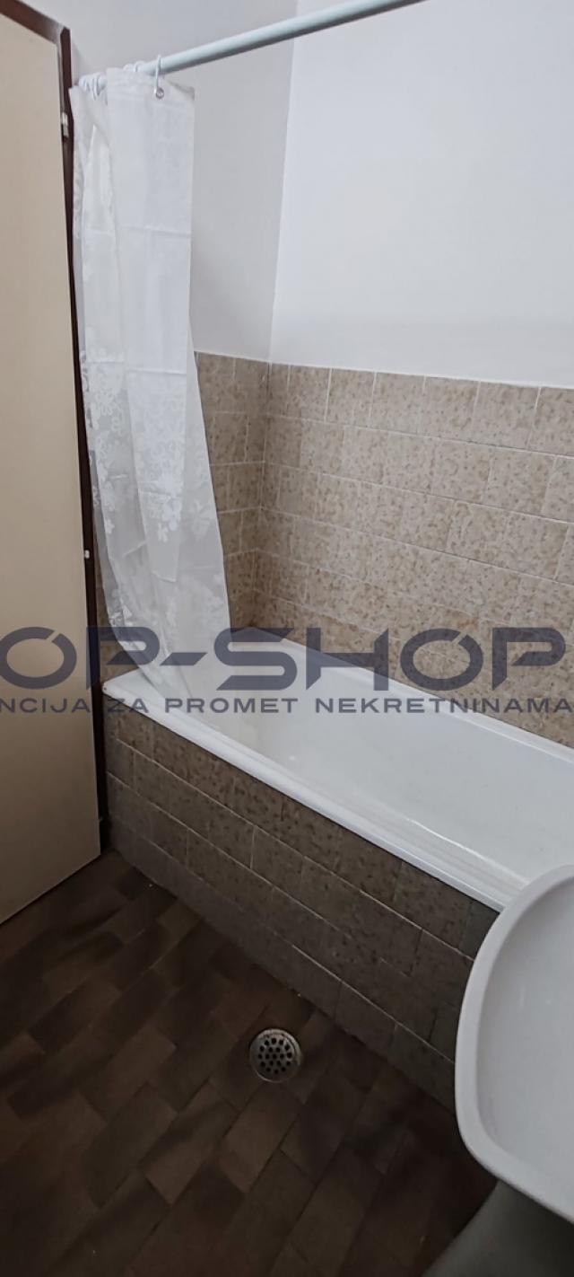Klinča Sela, Repišće, Kuća za radnike, max 25 osoba, 252m2