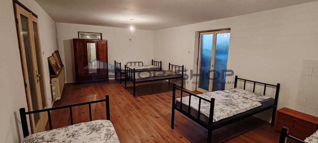 Klinča Sela, Repišće, Kuća za radnike, max 25 osoba, 252m2