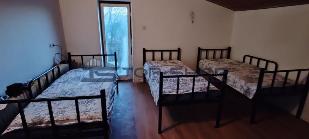 Klinča Sela, Repišće, Kuća za radnike, max 25 osoba, 252m2