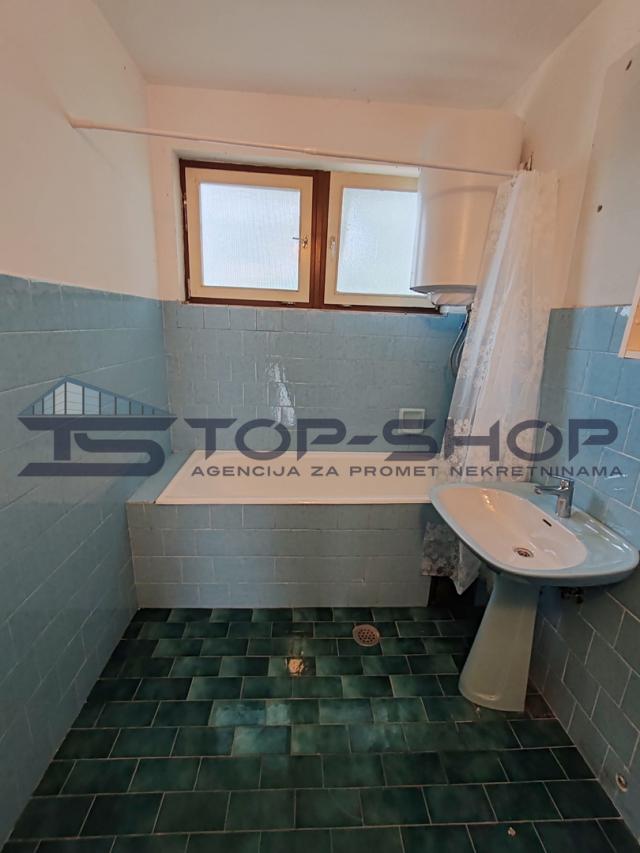Klinča Sela, Repišće, Kuća za radnike, max 25 osoba, 252m2