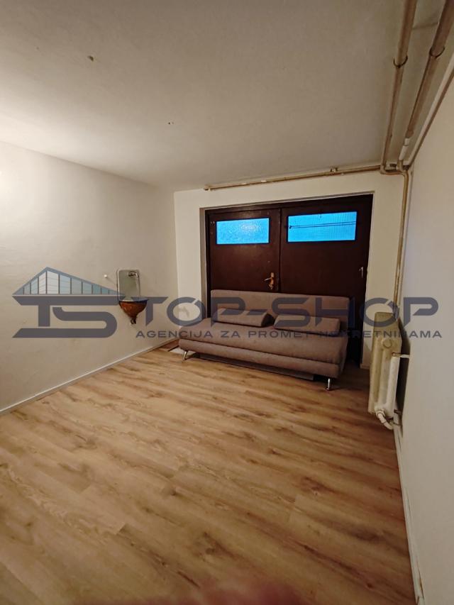 Klinča Sela, Repišće, Kuća za radnike, max 25 osoba, 252m2