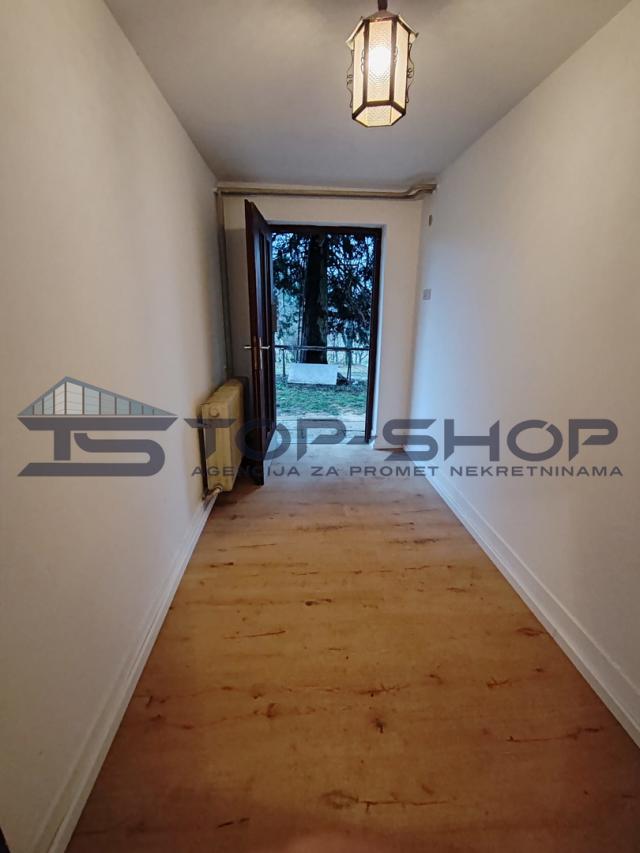 Klinča Sela, Repišće, Kuća za radnike, max 25 osoba, 252m2