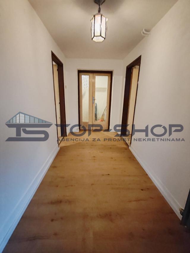 Klinča Sela, Repišće, Kuća za radnike, max 25 osoba, 252m2