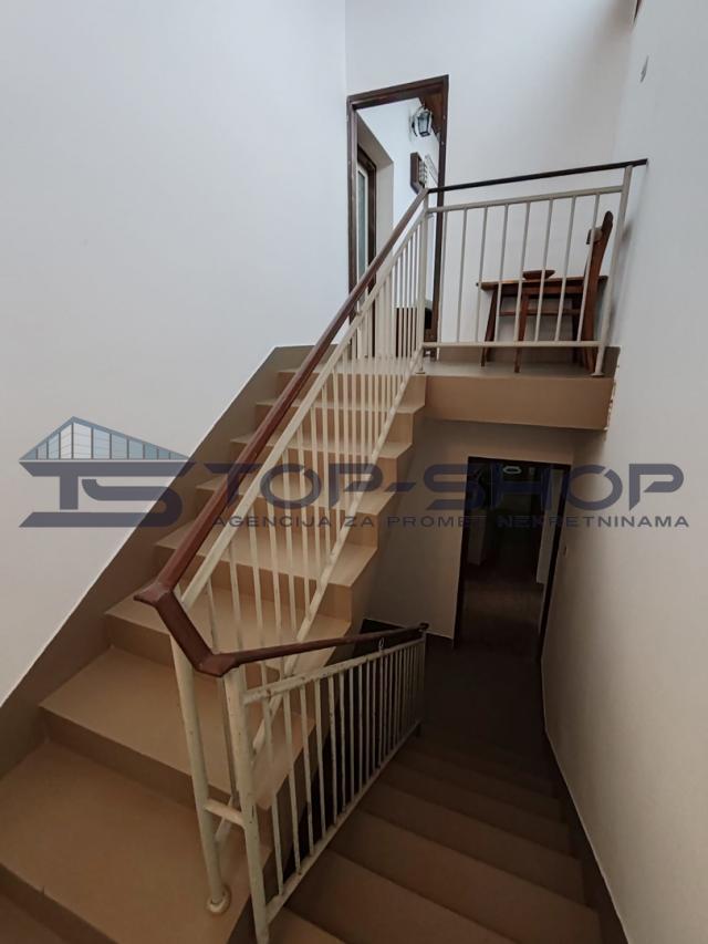 Klinča Sela, Repišće, Kuća za radnike, max 25 osoba, 252m2