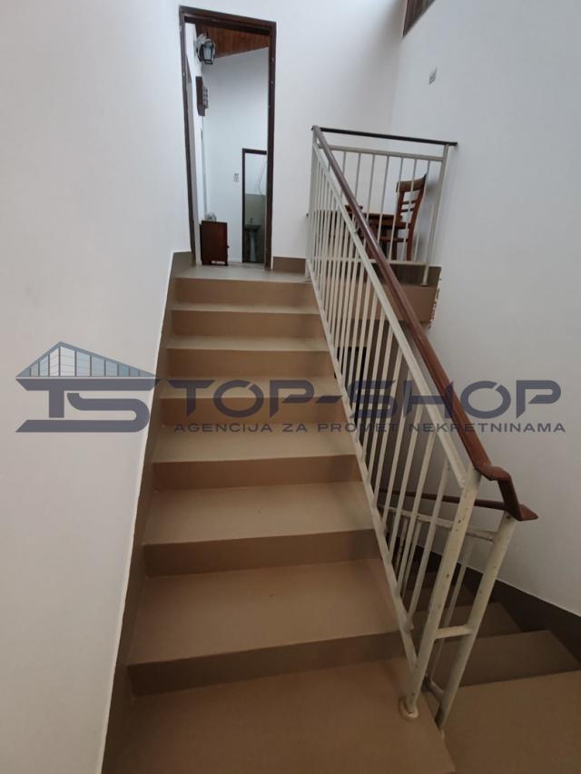 Klinča Sela, Repišće, Kuća za radnike, max 25 osoba, 252m2