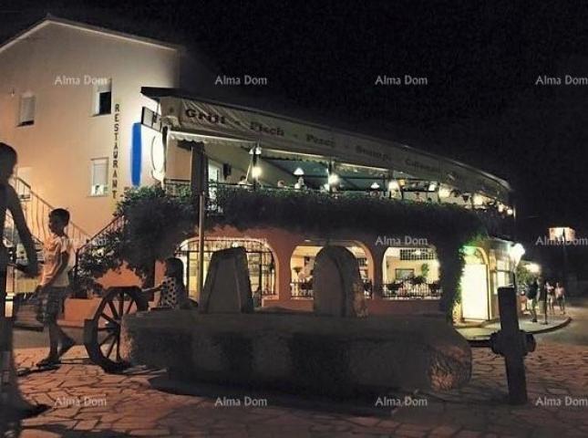 Poslovni prostor Prodaja poslovno-stambenog objekta (kuća i restoran) u  Medulinu!