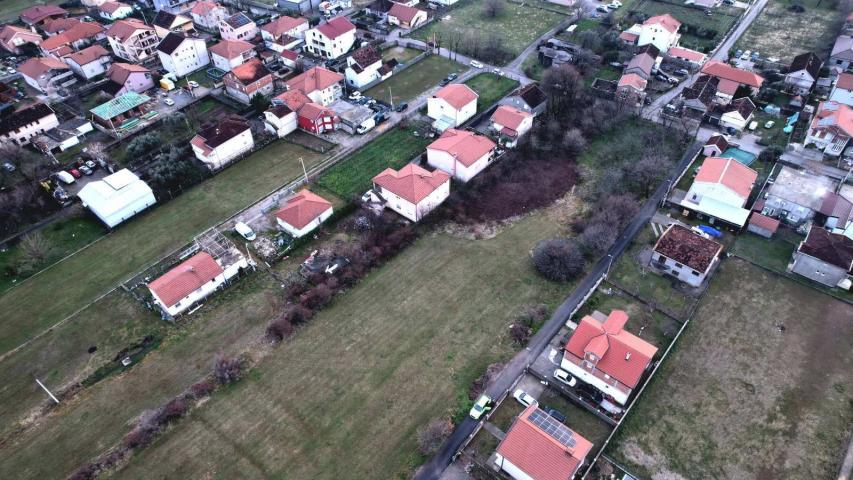 Na prodaju urbanizovano zemljište 1.000 m² na mirnoj i atraktivnoj lokaciji – Zlatica, Podgorica