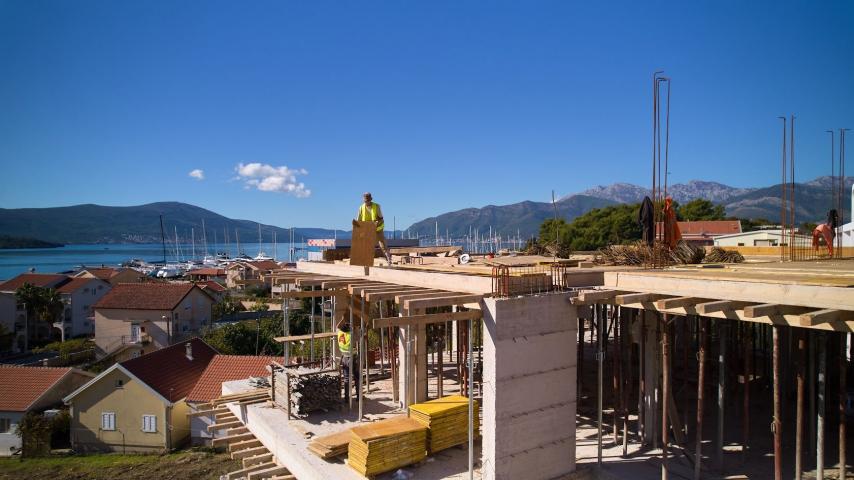 Studio apartman 31.85m2 u novom kompleksu sa panoramskim pogledom na more – Tivat