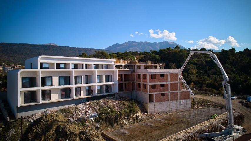 Studio apartman 31.85m2 u novom kompleksu sa panoramskim pogledom na more – Tivat