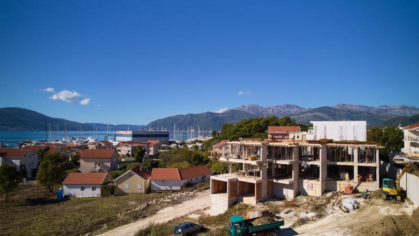 Dupleks apartman 79.72m2 u novom kompleksu sa panoramskim pogledom na more – Tivat