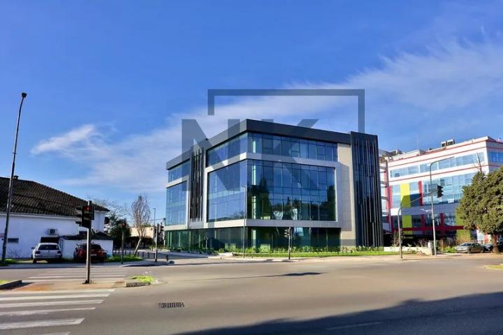 Prodaja | Poslovni prostor | 2542m² | Podgorica, Centar