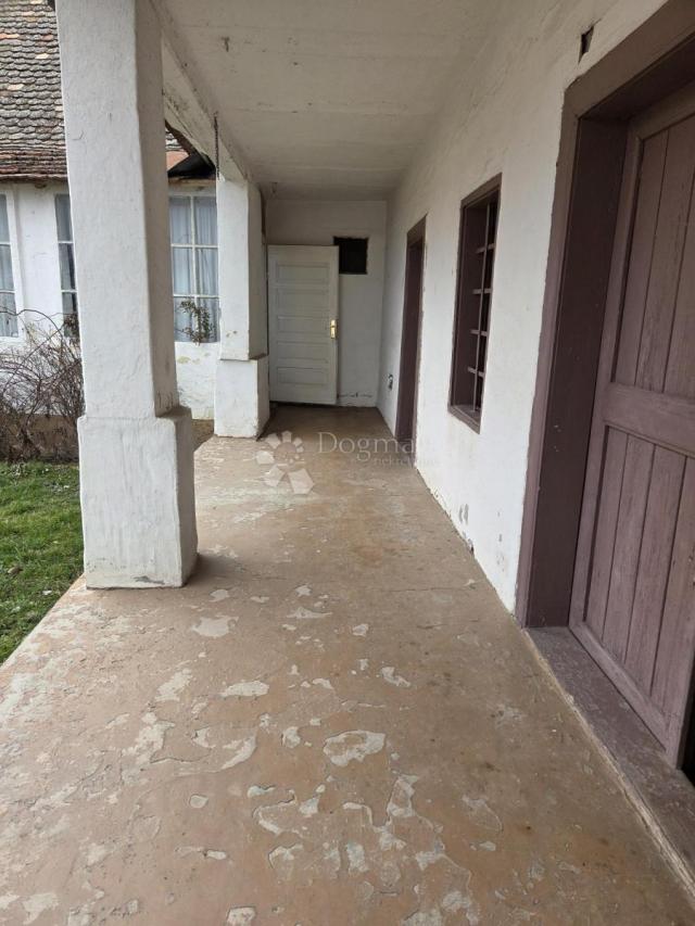 Kuća za renovaciju u centru Retkovaca – odlična prilika