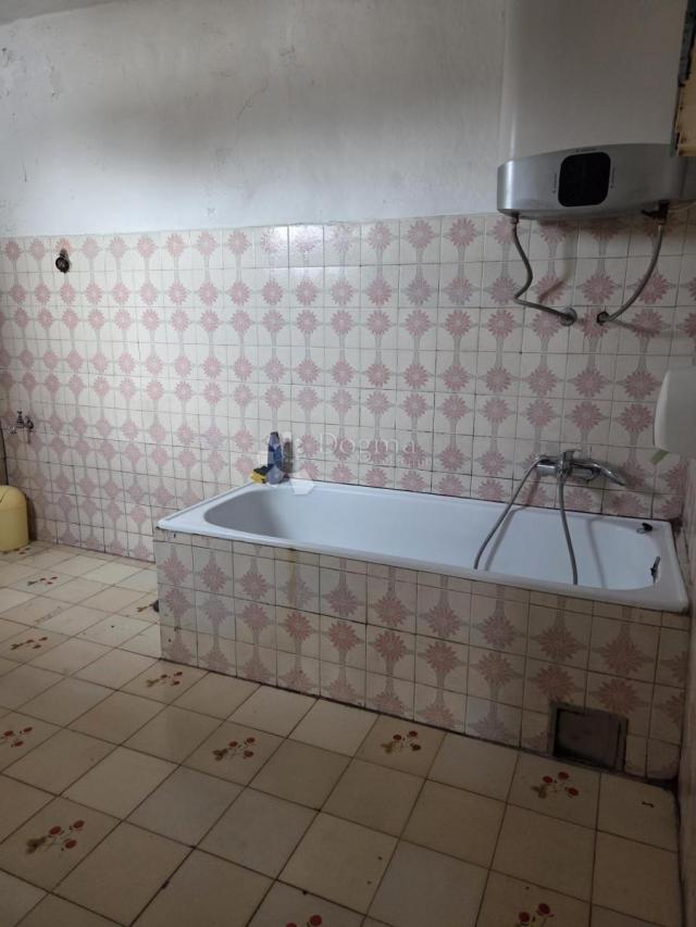 Kuća za renovaciju u centru Retkovaca – odlična prilika