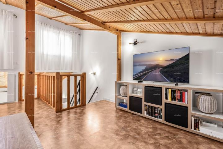 Kuća Prodaja dvije povezane kuće u Pomeru