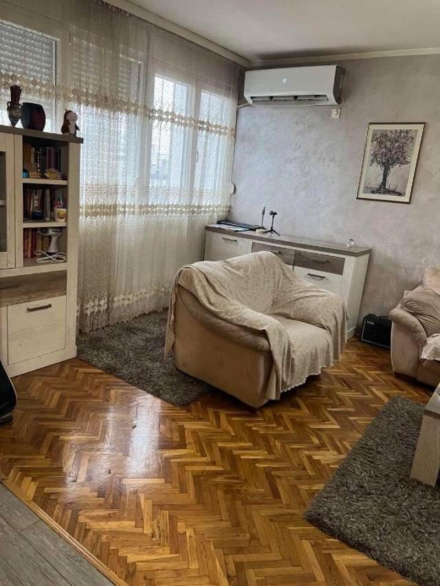 Troiposoban stan, 100m2, Pejton, IZDAVANJE