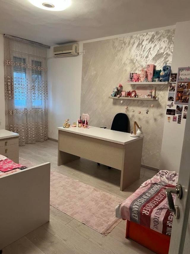 Troiposoban stan, 100m2, Pejton, IZDAVANJE