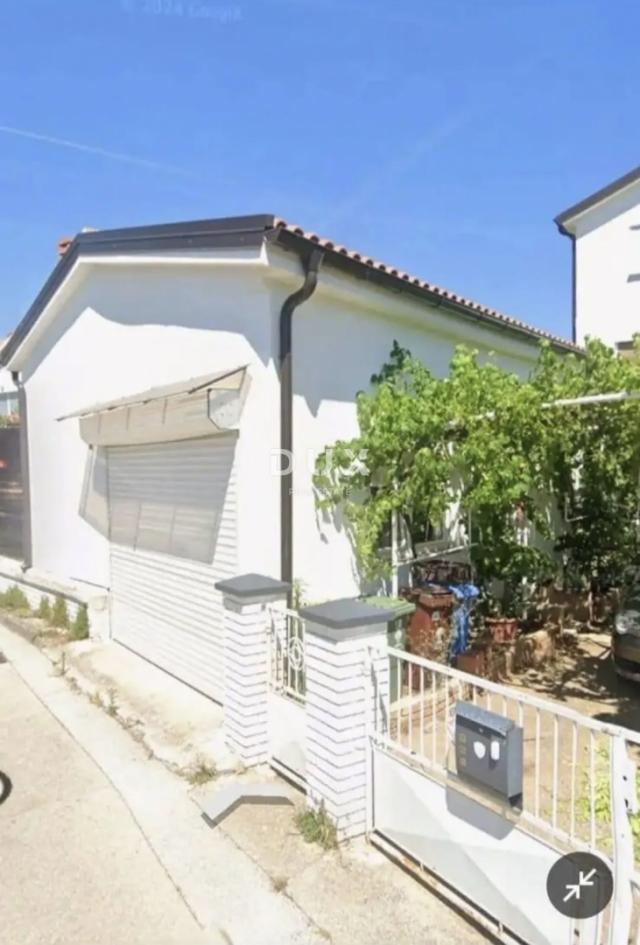 ISTRA, PULA - Samostojeća kuća s okućnicom
