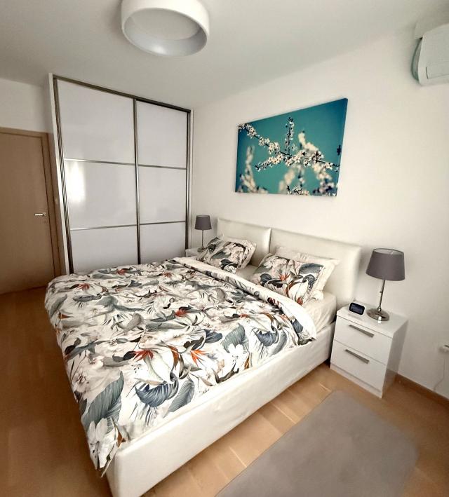 Prodaja luksuzno opremljenog trosobnog stana 72m2 u Podgorici – City Kvart