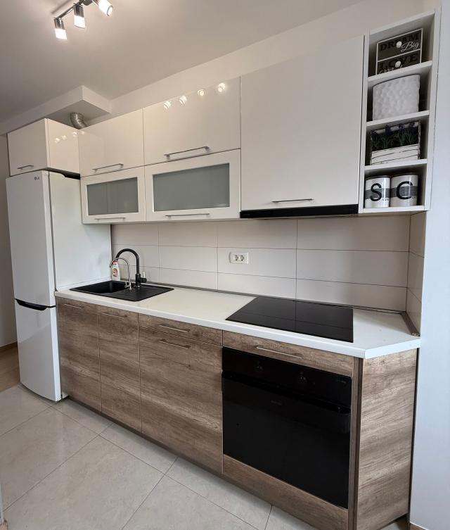 Prodaja luksuzno opremljenog trosobnog stana 72m2 u Podgorici – City Kvart