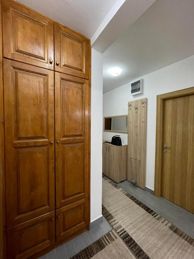 Jednosoban opremljen stan sa garaznim mestom -Budva (Na duzi period, dostupan od 01.08.2026)