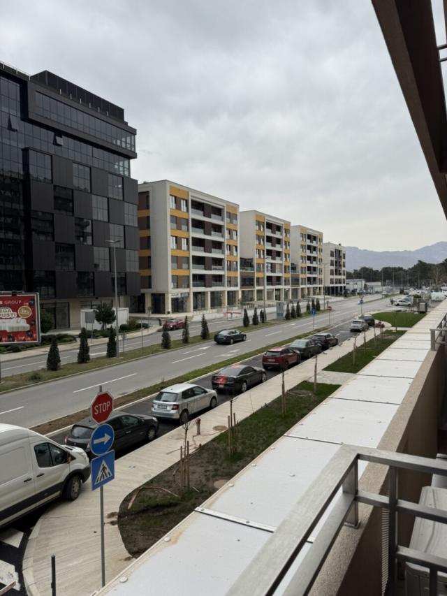 Izdaje se polunamješten stan za potrebe kancelarije – Central Point