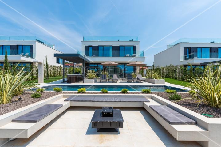 Ekskluzivna vila kraj Poreča s pogledom na more - Villa One