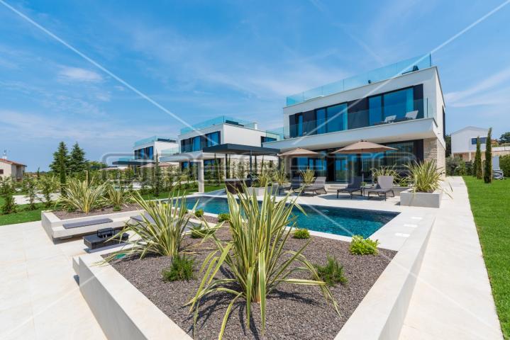 Ekskluzivna vila kraj Poreča s pogledom na more - Villa One
