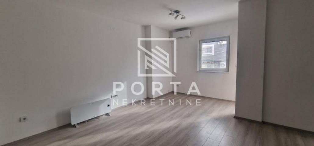 Fotografija stana 2 od 19