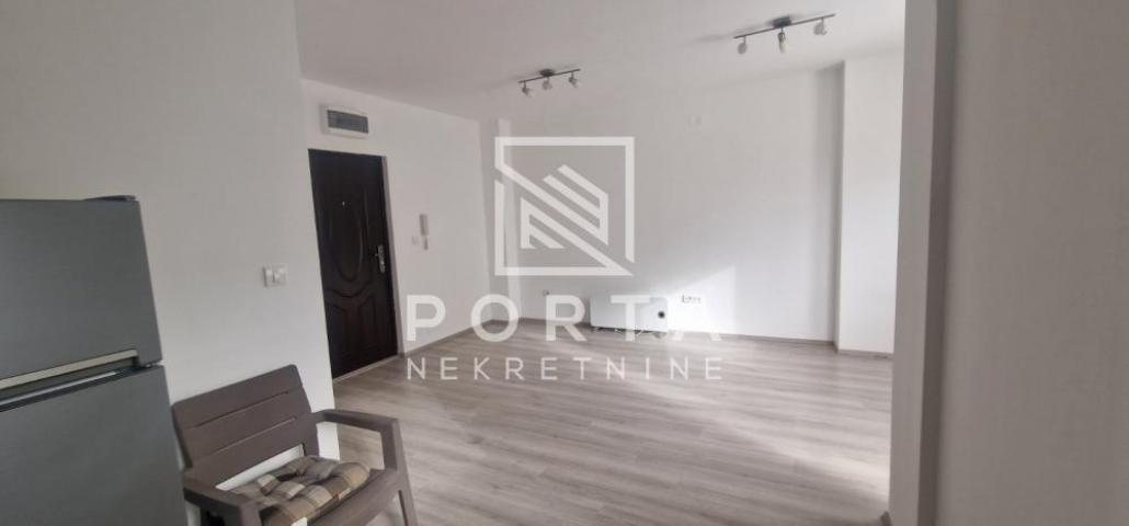 Fotografija stana 3 od 19