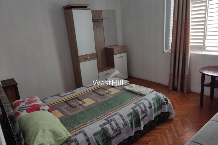 Kuca sa apartmanima blizu centra